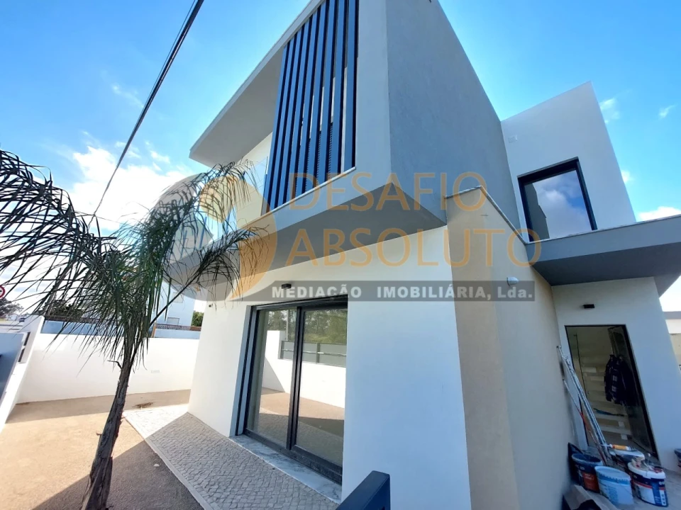 Moradia T4 para Venda em Fernao Ferro Foto 2