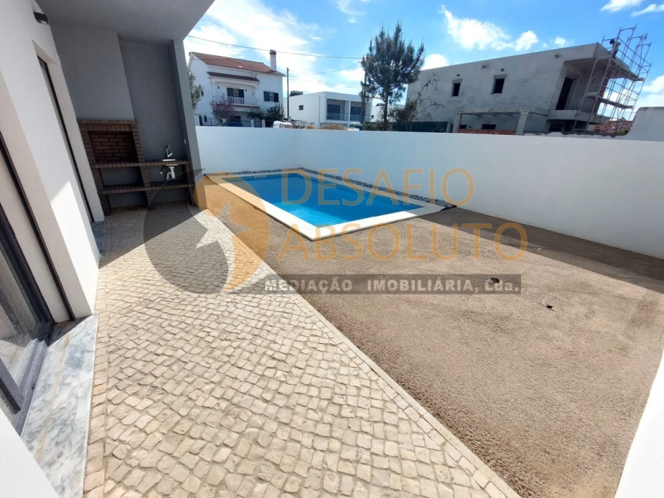 Moradia T4 para Venda em Fernao Ferro Foto 41