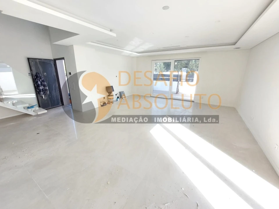 Moradia T4 para Venda em Fernao Ferro Foto 11