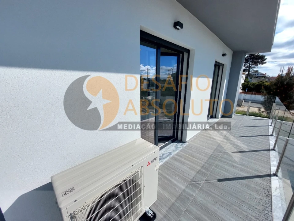 Moradia T4 para Venda em Fernao Ferro Foto 49