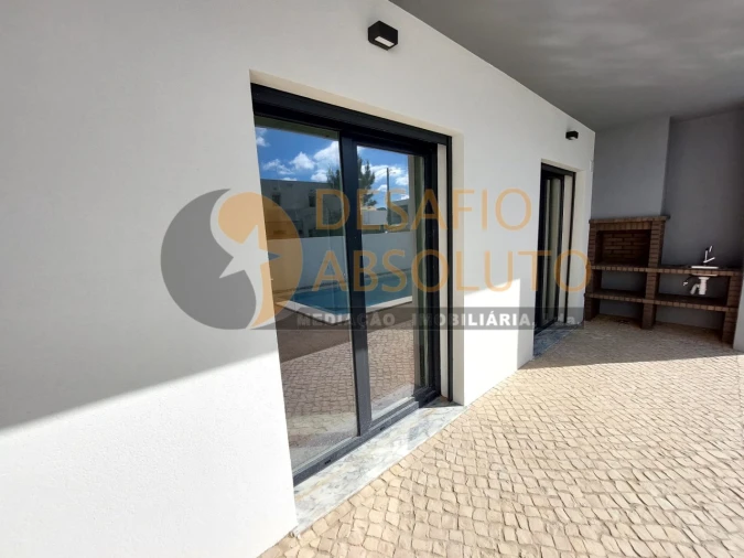 Moradia T4 para Venda em Fernao Ferro Foto 39