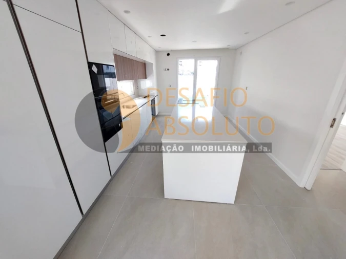 Moradia T4 para Venda em Fernao Ferro Foto 10