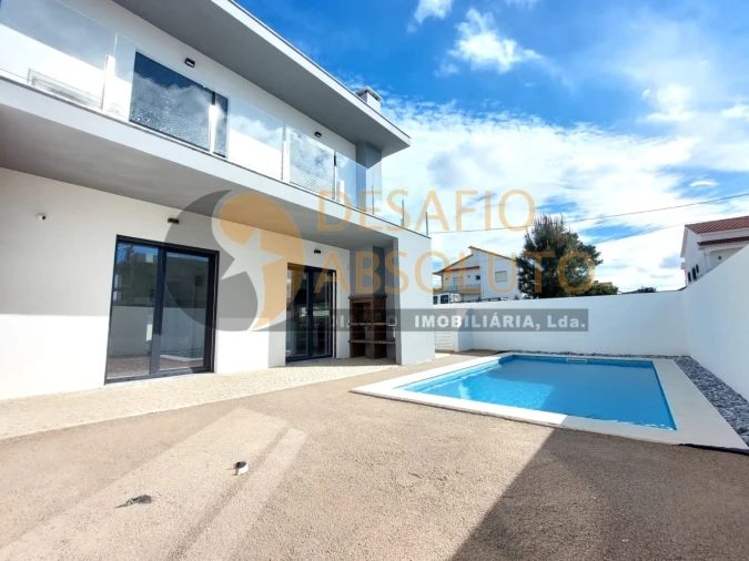 Moradia T4 para Venda em Fernao Ferro Foto 40