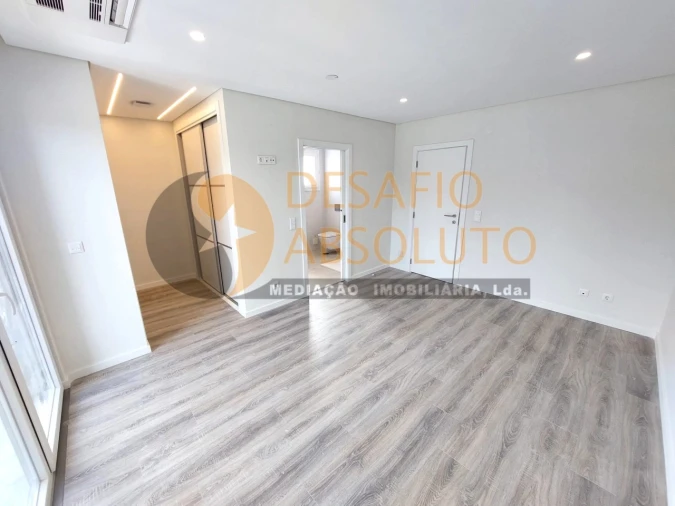 Moradia T4 para Venda em Fernao Ferro Foto 21