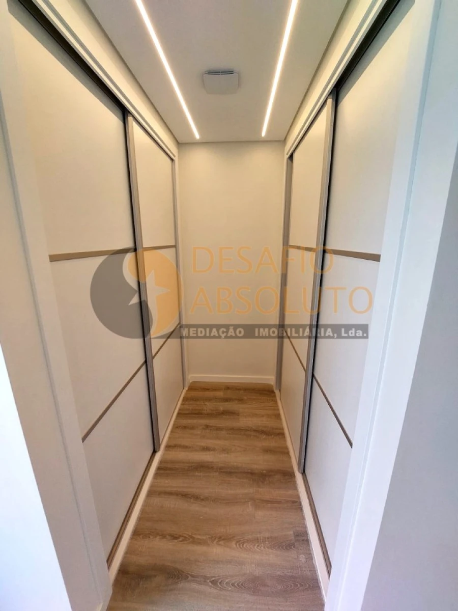 Moradia T4 para Venda em Fernao Ferro Foto 25