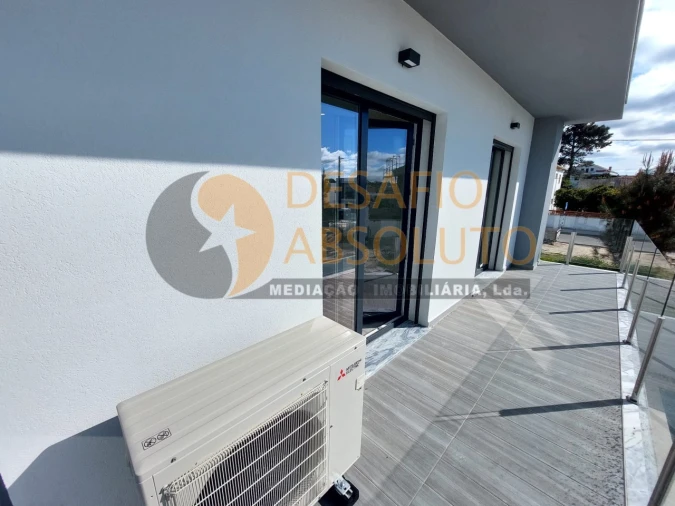 Moradia T4 para Venda em Fernao Ferro Foto 49