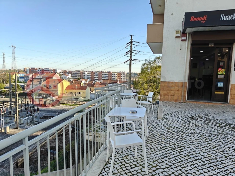 Negócio para Venda em Odivelas Foto 1