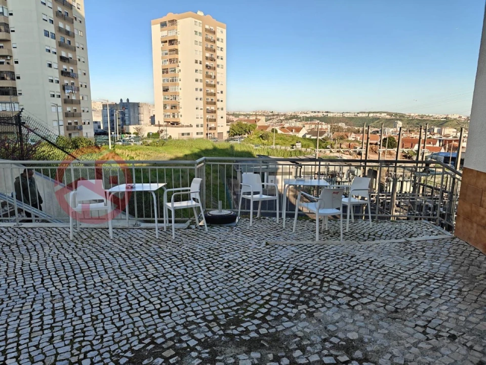 Negócio para Venda em Odivelas Foto 2