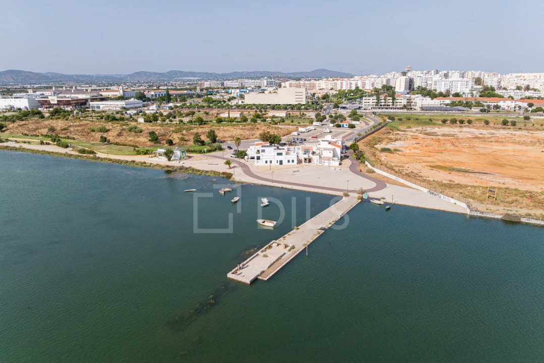 Moradia T2 para Venda em Faro (Sé e São Pedro) Foto 25