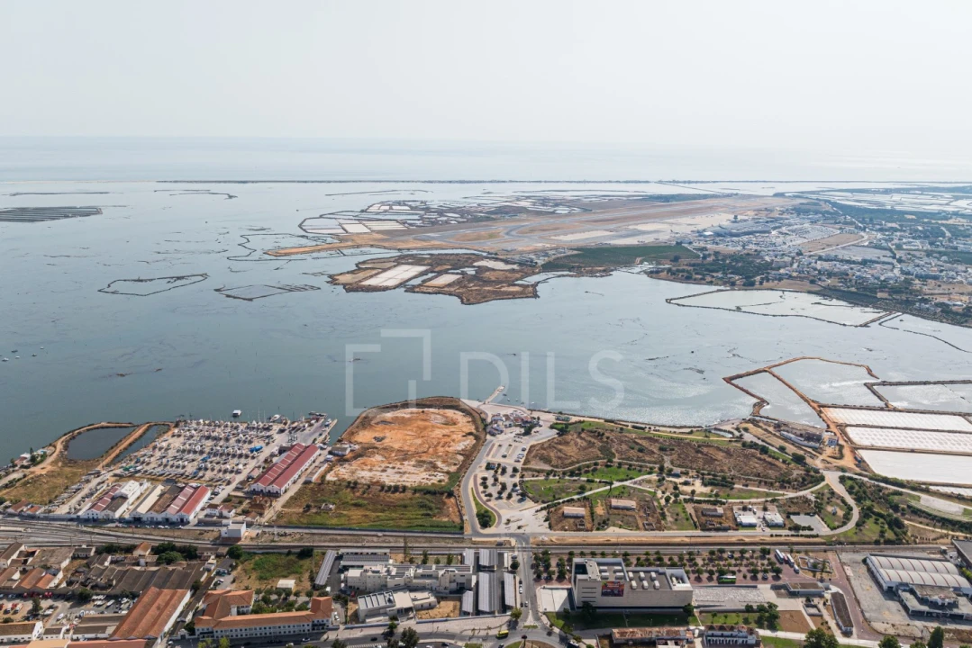 Moradia T2 para Venda em Faro (Sé e São Pedro) Foto 28