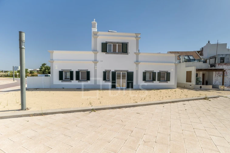 Moradia T2 para Venda em Faro (Sé e São Pedro) Foto 8