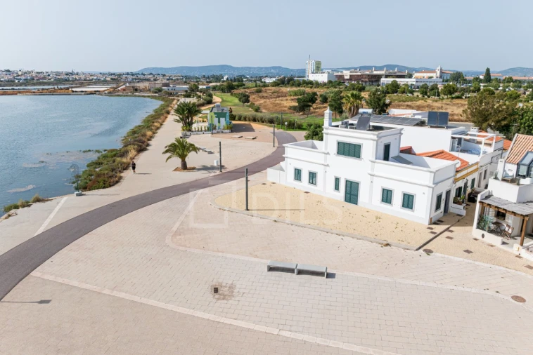 Moradia T2 para Venda em Faro (Sé e São Pedro) Foto 9