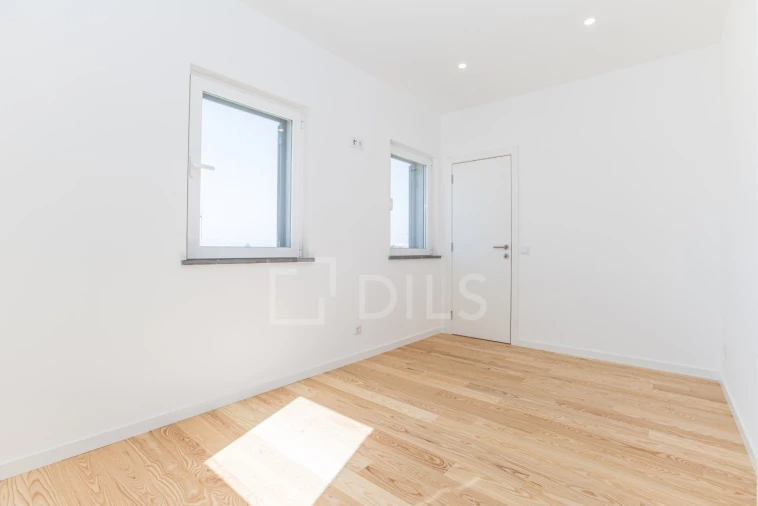 Moradia T2 para Venda em Faro (Sé e São Pedro) Foto 16