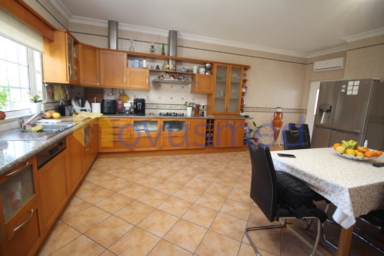 Moradia T4 para Venda em Albufeira e Olhos de Água Foto 5