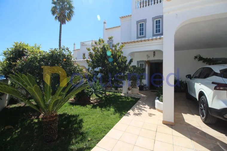 Moradia T4 para Venda em Albufeira e Olhos de Água Foto 2