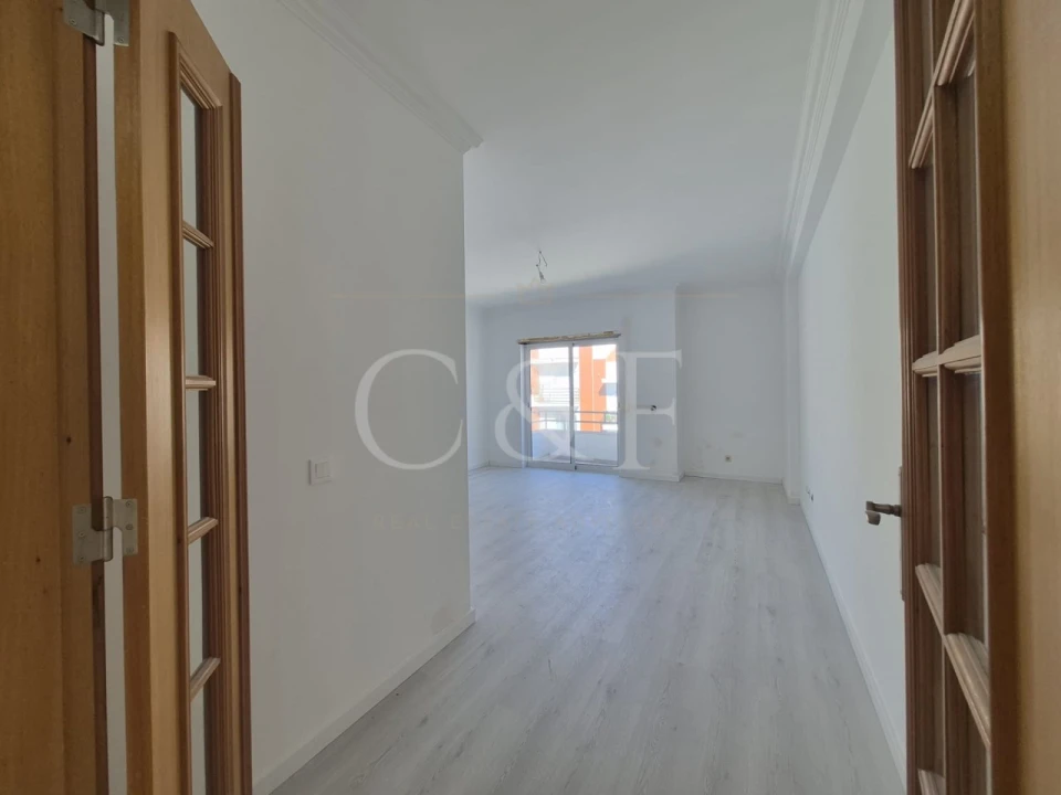 Apartamento T2 para Venda em Laranjeiro e Feijó Foto 2