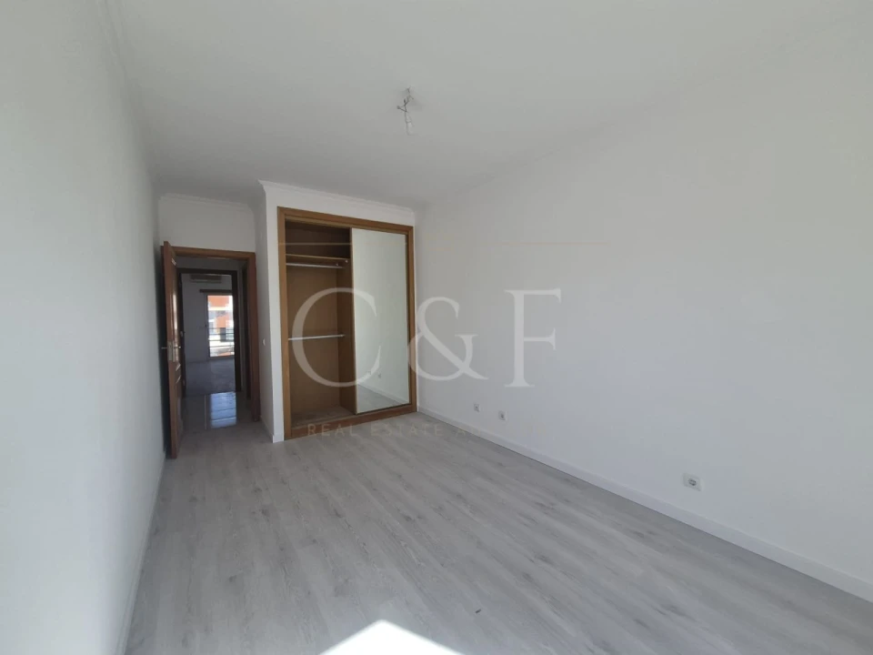Apartamento T2 para Venda em Laranjeiro e Feijó Foto 5