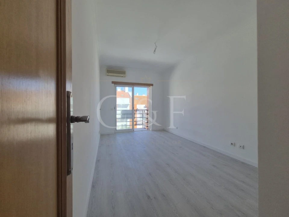 Apartamento T2 para Venda em Laranjeiro e Feijó Foto 6