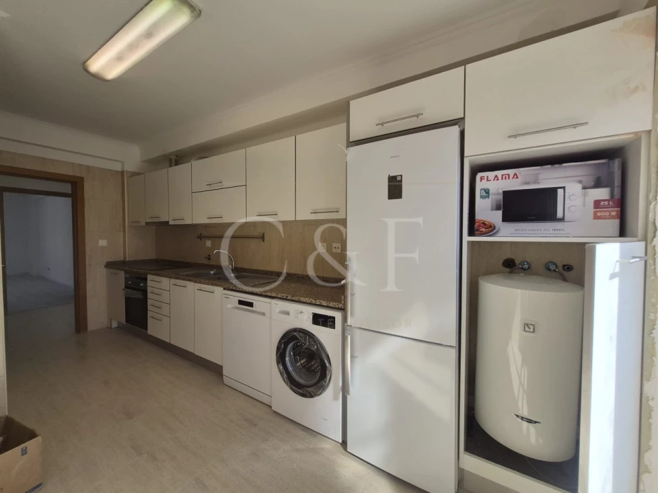 Apartamento T2 para Venda em Laranjeiro e Feijó Foto 9