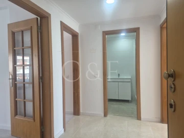 Apartamento T2 para Venda em Laranjeiro e Feijó