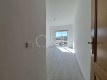 Apartamento T2 para Venda em Laranjeiro e Feijó