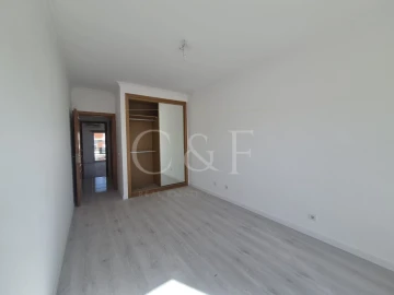 Apartamento T2 para Venda em Laranjeiro e Feijó