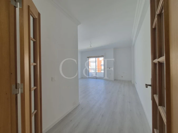 Apartamento T2 para Venda em Laranjeiro e Feijó Foto 2