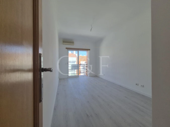 Apartamento T2 para Venda em Laranjeiro e Feijó Foto 6