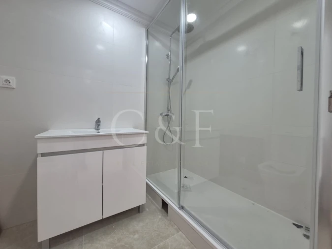 Apartamento T2 para Venda em Laranjeiro e Feijó Foto 13