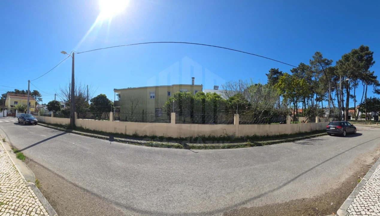 Terreno para Venda em Charneca de Caparica e Sobreda Foto 1