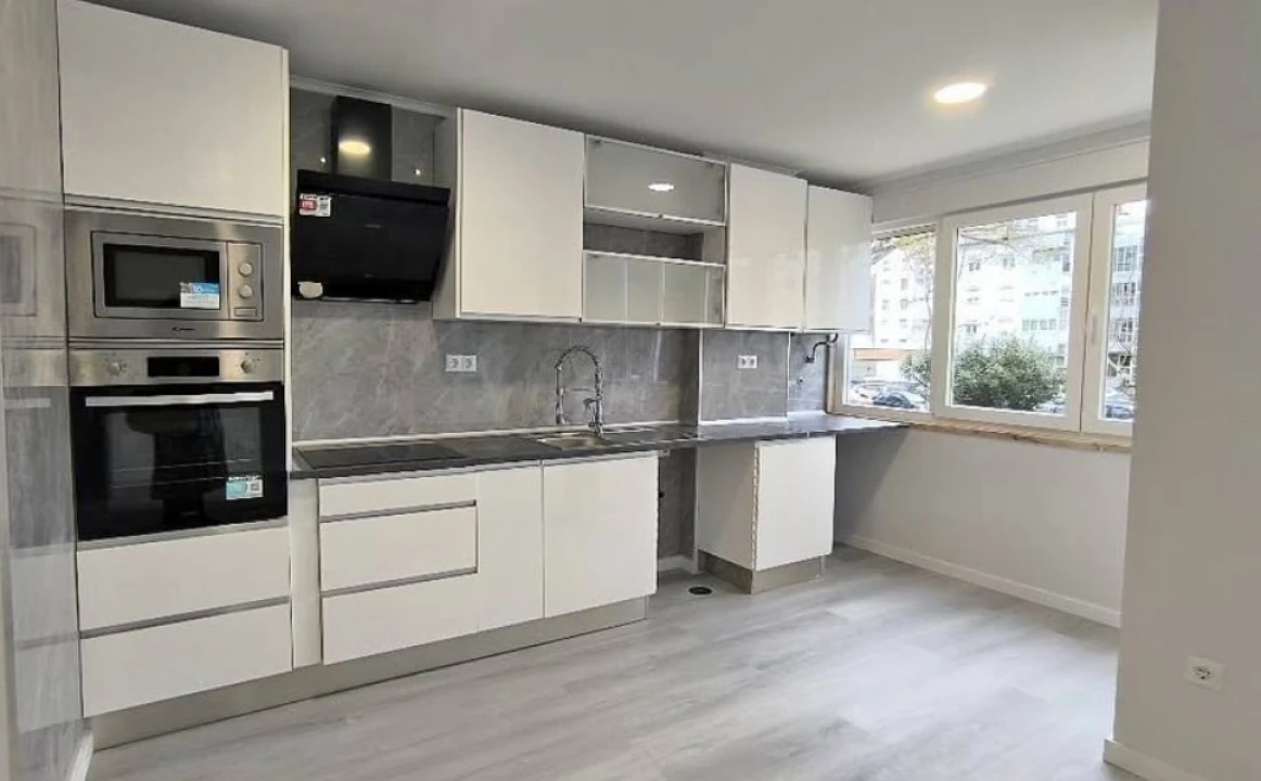 Apartamento T2 para Venda em Oeiras e São Julião da Barra, Paço de Arcos e Caxias Foto 1