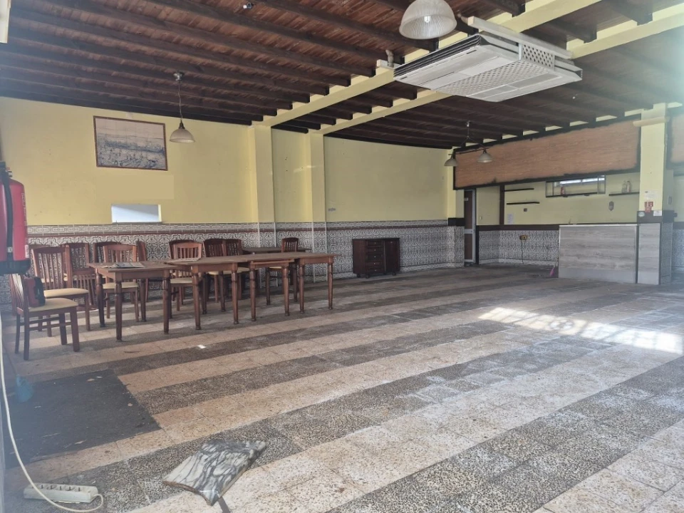 Loja para Venda em Gaio-Rosário e Sarilhos Pequenos Foto 2