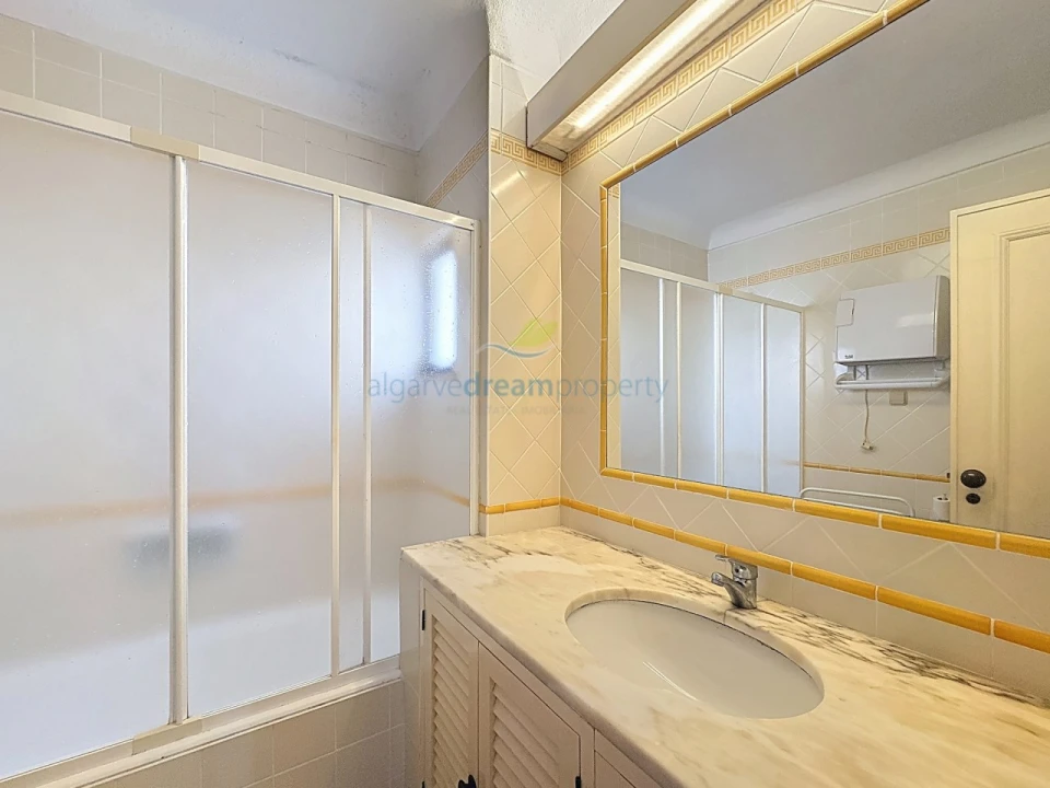 Apartamento T2 para Venda em Albufeira e Olhos de Água Foto 14
