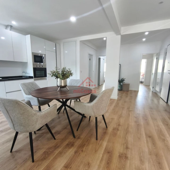 Apartamento T3 para Venda em Benfica Foto 1