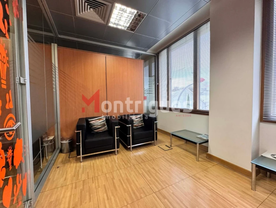 Escritório para Arrendamento em Alvalade Foto 4