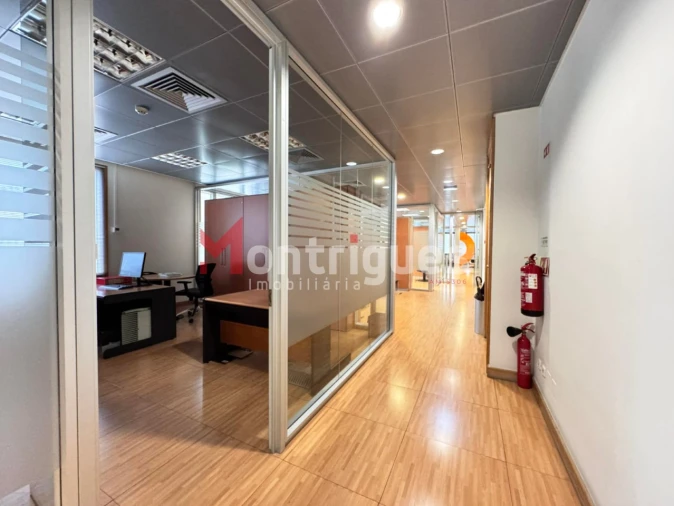 Escritório para Arrendamento em Alvalade Foto 9