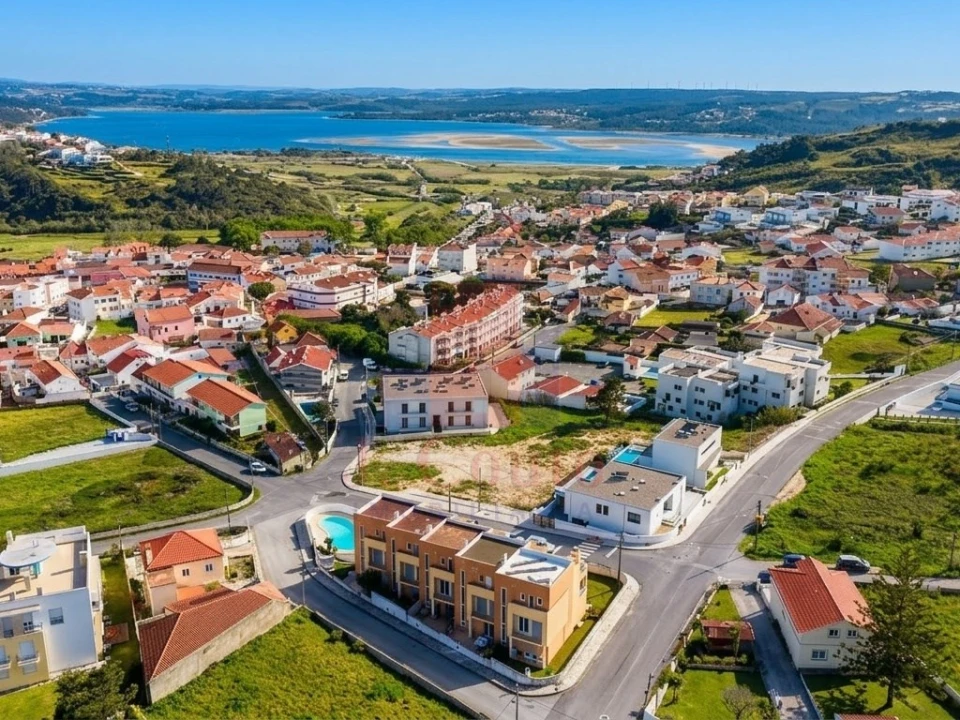 Moradia T3 para Venda em Foz do Arelho Foto 1