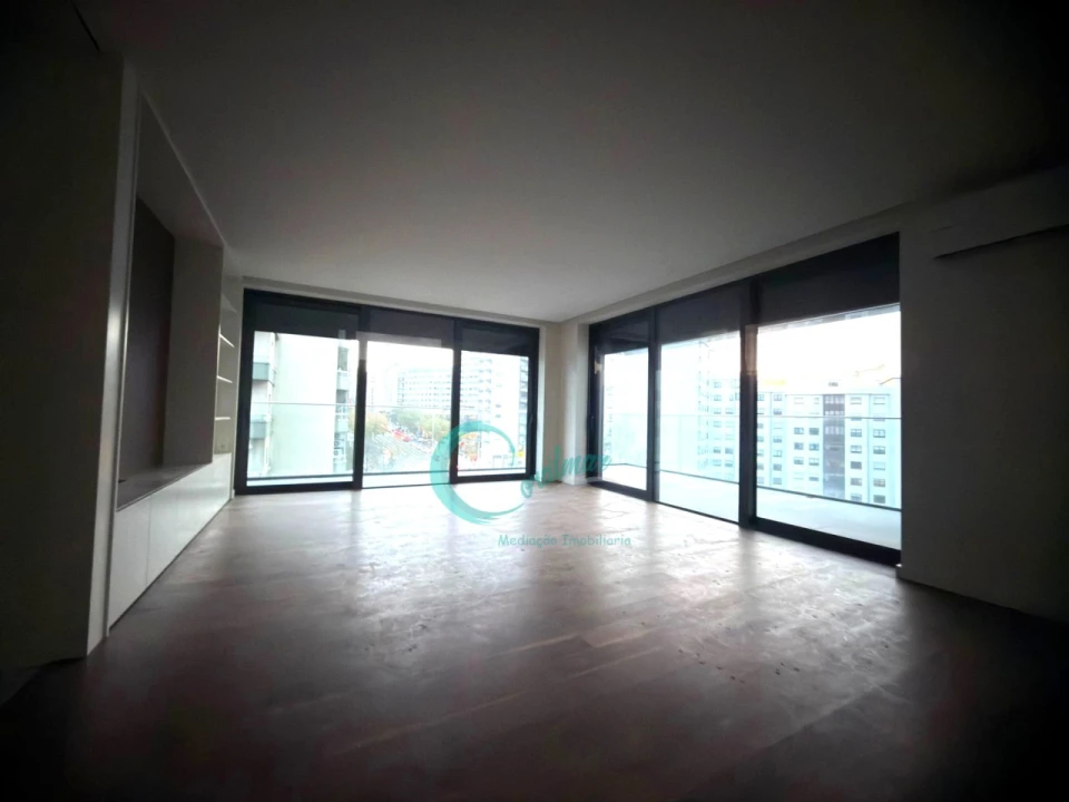 Apartamento T3 para Venda em Mafamude e Vilar do Paraíso Foto 7