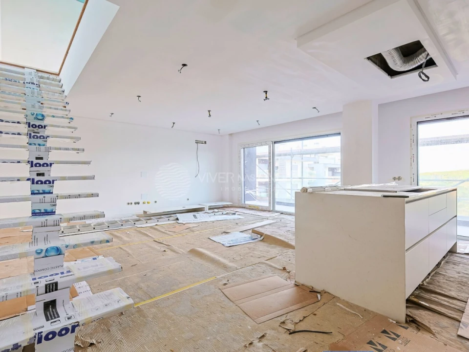 Apartamento T3 para Venda em Charneca de Caparica e Sobreda Foto 8