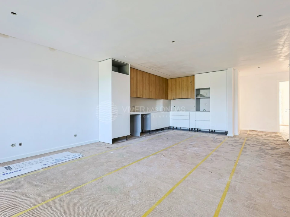 Apartamento T3 para Venda em Charneca de Caparica e Sobreda Foto 8