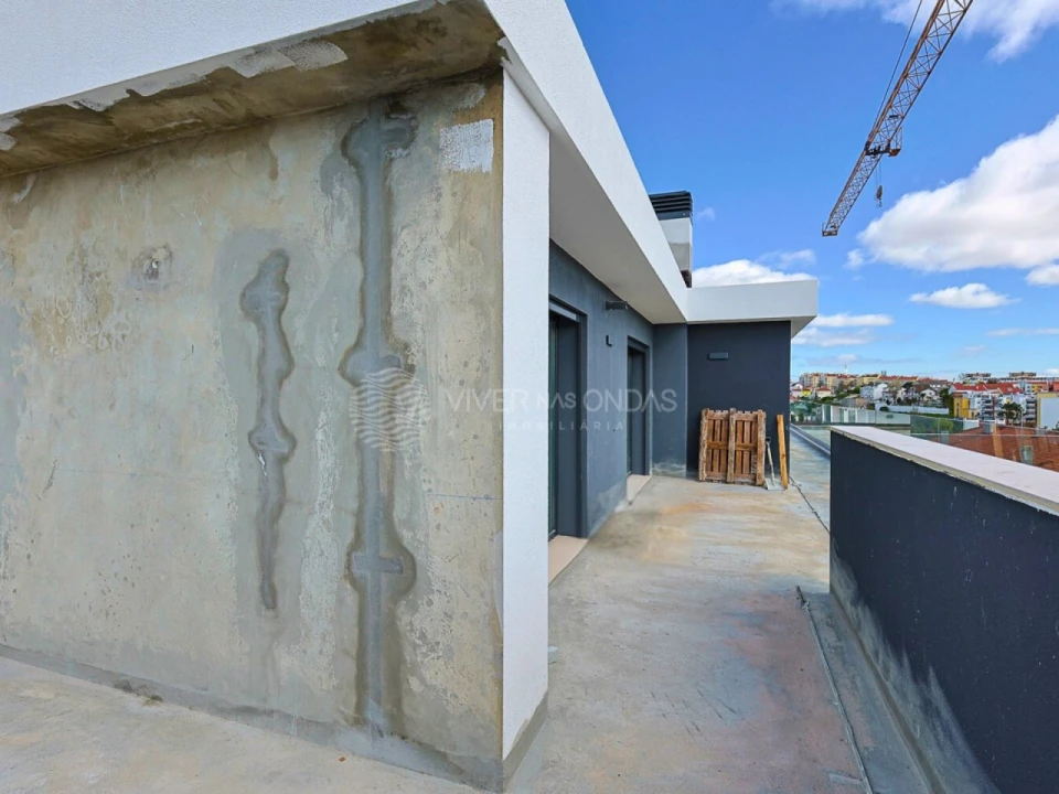 Apartamento T3 para Venda em Charneca de Caparica e Sobreda Foto 23