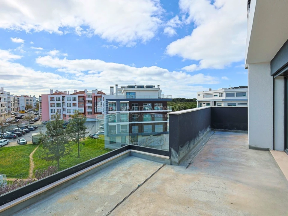 Apartamento T3 para Venda em Charneca de Caparica e Sobreda Foto 6