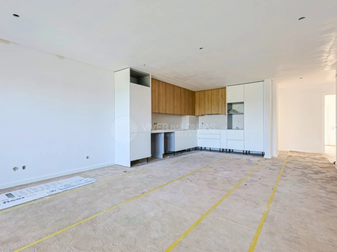 Apartamento T3 para Venda em Charneca de Caparica e Sobreda Foto 8