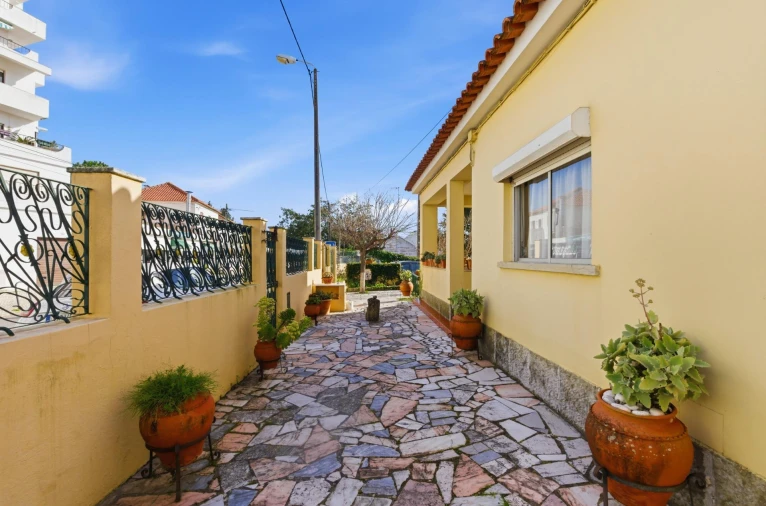 Moradia T4 para Venda em Alcabideche Foto 14