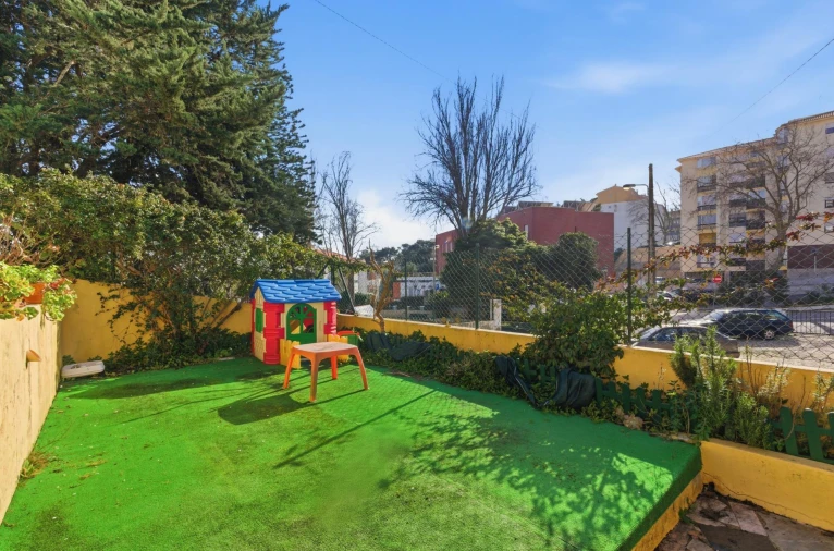 Moradia T4 para Venda em Alcabideche Foto 44