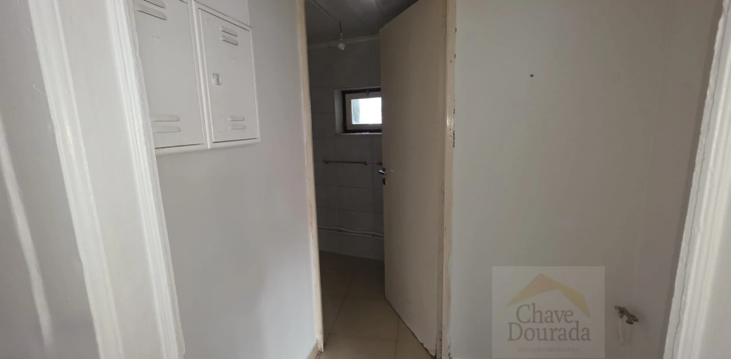 Prédio para Venda em Sé Nova, Santa Cruz, Almedina e São Bartolomeu Foto 16