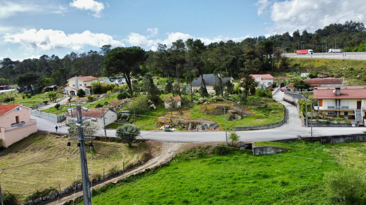Terreno para Venda em São João de Lourosa Foto 6