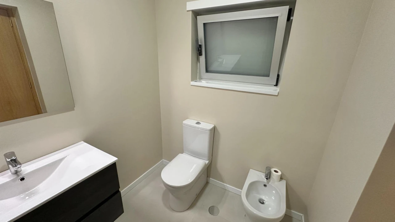 Apartamento T2 para Venda em Cavernães Foto 13