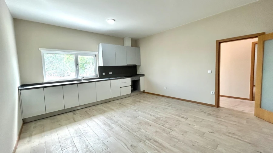 Apartamento T2 para Venda em Cavernães Foto 6