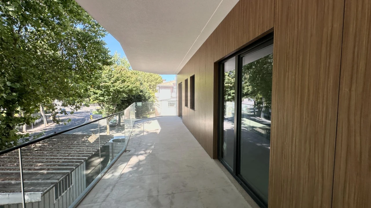 Apartamento T5 para Venda em Viseu Foto 3